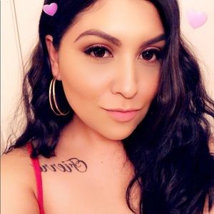 Meet your Posher, Crystal